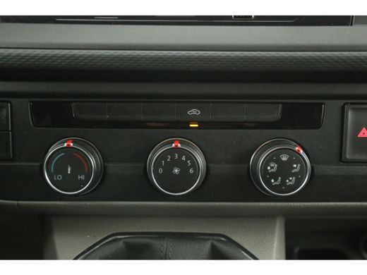 Volkswagen Transporter 2.0 TDI L1H1 | Koelwagen 0&deg; | Nachtkoeling | Airco | 3 Zits | Trekhaak | Koelauto ActivLease financial lease