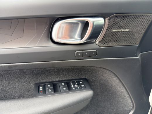 Volvo  XC40 1.5 T4 Plug-in hybrid Ultimate Bright | Apple Carplay/Android Auto|telefoonintegratie premium | A... ActivLease financial lease