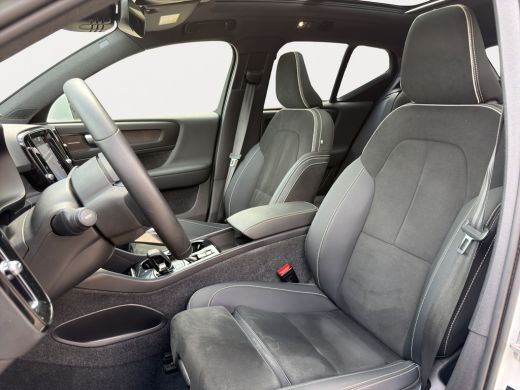 Volvo  XC40 1.5 T4 Plug-in hybrid Ultimate Bright | Apple Carplay/Android Auto|telefoonintegratie premium | A... ActivLease financial lease