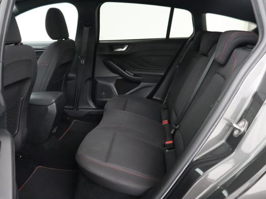 Ford Focus 1.5 EcoBoost ST Line X | Trekhaak | B&O Sound | Camera | Carplay | Navigatie | Climate control | ... ActivLease financial lease