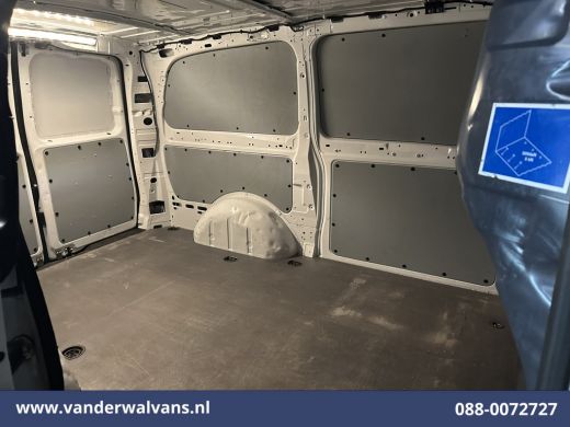 Mercedes-Benz Vito 114 CDI 136pk L2H1 Euro6 Airco | Camera | Navigatie | Cruisecontrol | Apple Carplay Android Auto,... ActivLease financial lease