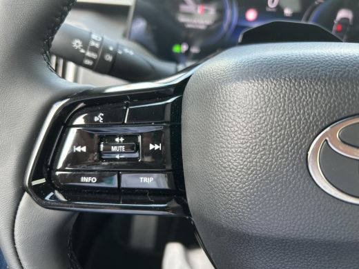 Toyota Urban Cruiser Dynamic 61 kWh ActivLease financial lease