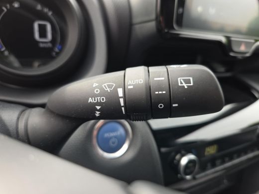 Toyota Yaris Cross 1.5 Hybrid Dynamic | Apple CarPlay | Adapt Cruise | Rijklaar incl. garantie | ActivLease financial lease