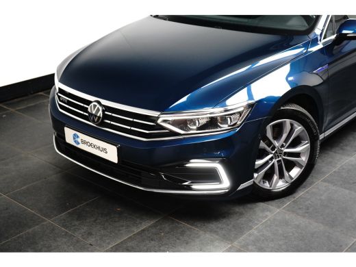 Volkswagen Passat Variant 1.4 GTE 218PK DSG-6 Business | TREKHAAK | PANORAMADAK | ELEKTR. A. KLEP | NAVIGATIE | CAM... ActivLease financial lease