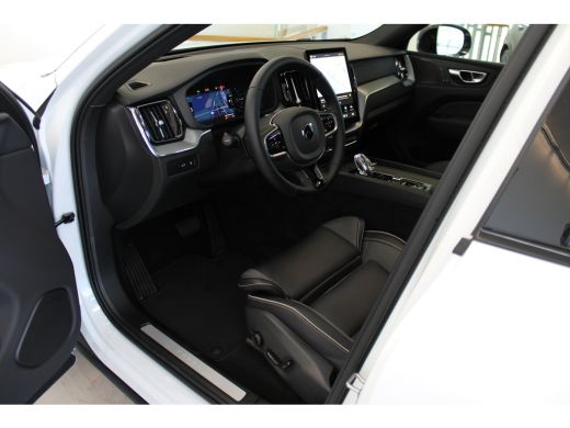 Volvo  XC60 T8 455PK Plus Black Edition | 360&deg; | 21" | Getint Glas | Head Up Display | HK Audio | Full LED ActivLease financial lease