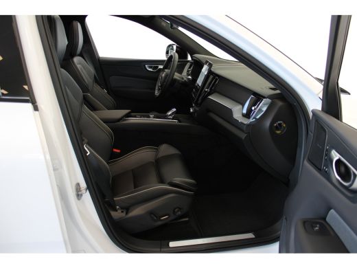 Volvo  XC60 T8 455PK Plus Black Edition | 360&deg; | 21" | Getint Glas | Head Up Display | HK Audio | Full LED ActivLease financial lease