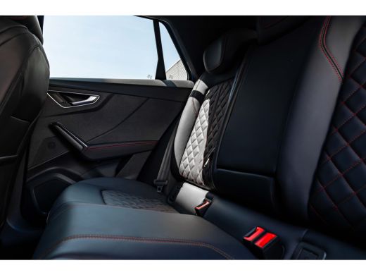 Audi Q2 35 TFSI S Edition 150 PK | SONOS | Achteruitrijcamera | Luxe bekleding | Privacy glas ActivLease financial lease