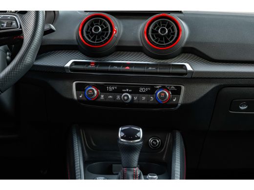 Audi Q2 35 TFSI S Edition 150 PK | SONOS | Achteruitrijcamera | Luxe bekleding | Privacy glas ActivLease financial lease