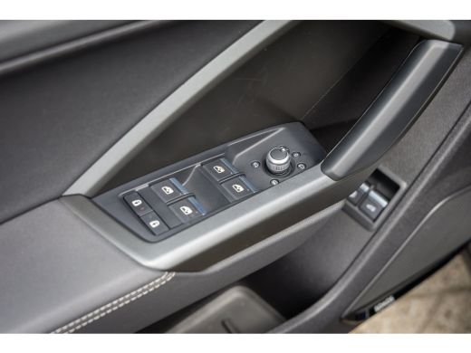 Audi Q3 45 TFSI e Business Edition | Trekhaak | Sonos o | Camera | Cruise adaptief | Stoelverwarming | Ap... ActivLease financial lease