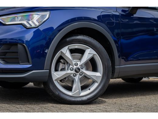 Audi Q3 45 TFSI e Business Edition | Trekhaak | Sonos o | Camera | Cruise adaptief | Stoelverwarming | Ap... ActivLease financial lease