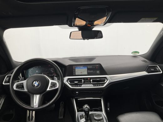 BMW 3 Serie Touring 330i M-Sport High Executive Edition Panoramadak Stoelverw. ActivLease financial lease