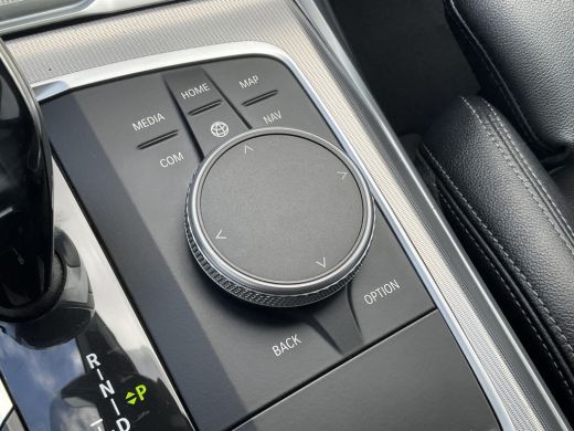 BMW 3 Serie Touring 330i M-Sport High Executive Edition Panoramadak Stoelverw. ActivLease financial lease