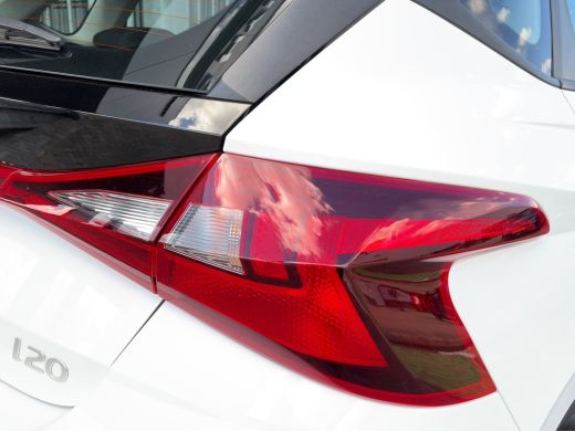 Hyundai i20 1.0 T-GDI 100pk Comfort | Airco | Camera | Carplay | Cruise control | Dodehoek detectie | Navigat... ActivLease financial lease