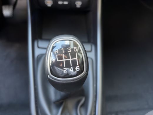 Hyundai i20 1.0 T-GDI 100pk Comfort | Airco | Camera | Carplay | Cruise control | Dodehoek detectie | Navigat... ActivLease financial lease