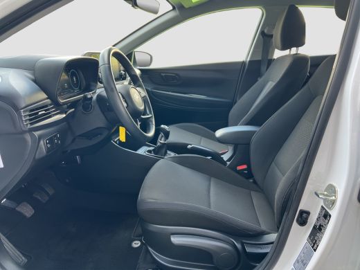 Hyundai i20 1.0 T-GDI 100pk Comfort | Airco | Camera | Carplay | Cruise control | Dodehoek detectie | Navigat... ActivLease financial lease
