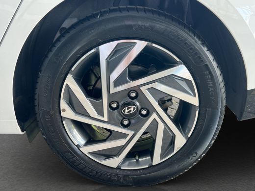 Hyundai i20 1.0 T-GDI 100pk Comfort | Airco | Camera | Carplay | Cruise control | Dodehoek detectie | Navigat... ActivLease financial lease