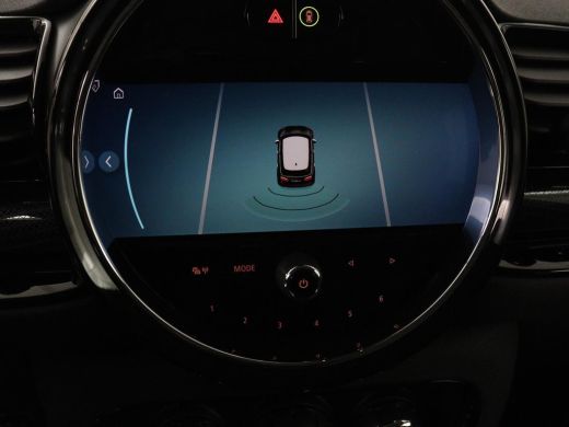 Mini Clubman 1.5 Cooper Business Edition | Automaat | Stoelverwarming | Carplay | Sportstoelen | Half leder | ... ActivLease financial lease