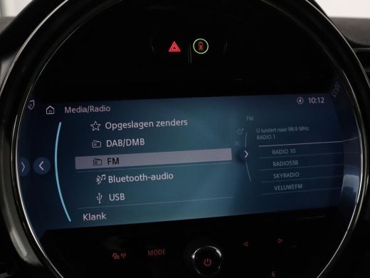 Mini Clubman 1.5 Cooper Business Edition | Automaat | Stoelverwarming | Carplay | Sportstoelen | Half leder | ... ActivLease financial lease