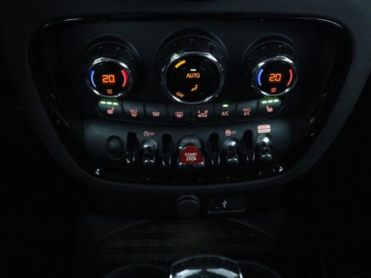 Mini Clubman 1.5 Cooper Business Edition | Automaat | Stoelverwarming | Carplay | Sportstoelen | Half leder | ... ActivLease financial lease