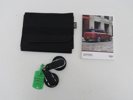 Mini Clubman 1.5 Cooper Business Edition | Automaat | Stoelverwarming | Carplay | Sportstoelen | Half leder | ... ActivLease financial lease