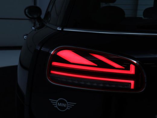 Mini Clubman 1.5 Cooper Business Edition | Automaat | Stoelverwarming | Carplay | Sportstoelen | Half leder | ... ActivLease financial lease
