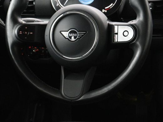 Mini Clubman 1.5 Cooper Business Edition | Automaat | Stoelverwarming | Carplay | Sportstoelen | Half leder | ... ActivLease financial lease