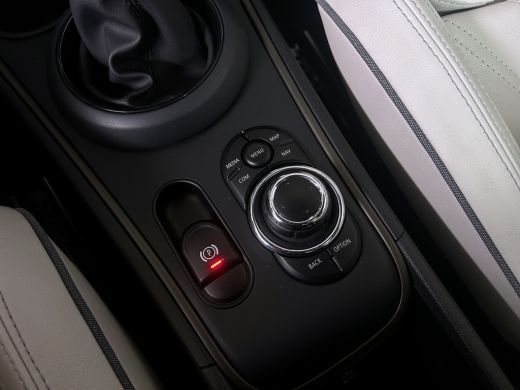 Mini Countryman 1.5 Cooper S E ALL4 Chili 224pk | Pano | Leder | Adap. Cruise | Stoelverwarming | Camera ActivLease financial lease