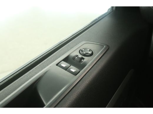 Opel Vivaro-e 75 kWh L3H1 | Snelladen | SOH 94% | Airco | Cruise | Camera | Carplay | Parkeersens. ActivLease financial lease