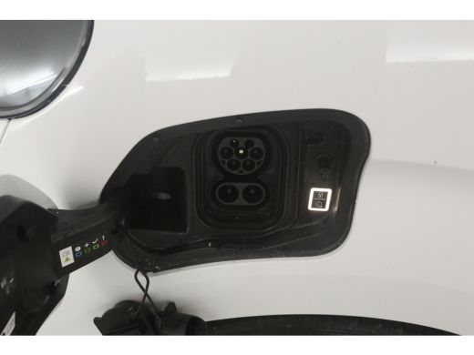 Opel Vivaro-e 75 kWh L3H1 | Snelladen | SOH 94% | Airco | Cruise | Camera | Carplay | Parkeersens. ActivLease financial lease