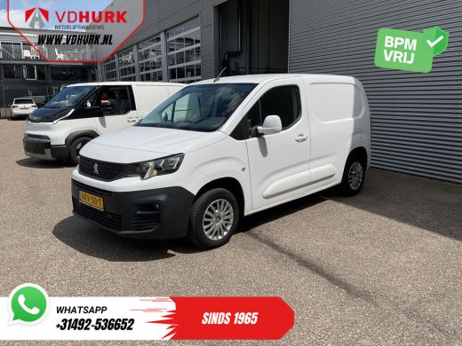 Peugeot Partner 1.5 HDI Carplay/ 3Pers./ Airco/ Cruise/ PDC/ Trekhaak ActivLease financial lease