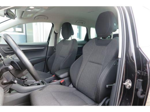 Skoda Karoq 1.5 TSI 150pk DSG ACT Business Edition Plus Trekhaak ,Side assist , Lane assist , Adaptive cruise... ActivLease financial lease