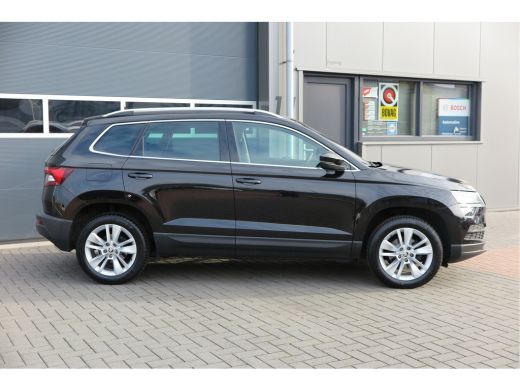 Skoda Karoq 1.5 TSI 150pk DSG ACT Business Edition Plus Trekhaak ,Side assist , Lane assist , Adaptive cruise... ActivLease financial lease
