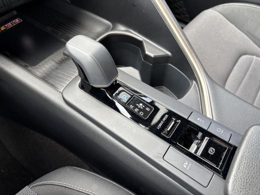 Toyota C-HR 1.8 Hybrid 140 Executive **360 CAMERA/ JBL AUDIO/ DODEHOEK DETECTIE** ActivLease financial lease