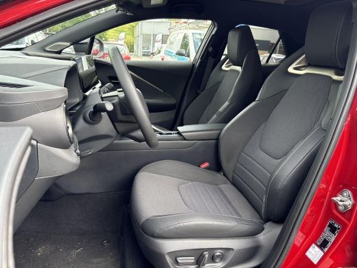Toyota C-HR 1.8 Hybrid 140 Executive **360 CAMERA/ JBL AUDIO/ DODEHOEK DETECTIE** ActivLease financial lease