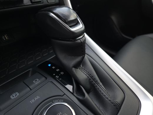 Toyota RAV4 2.5 Hybrid AWD Executive | Apple CarPlay | Trekhaak | Rijklaar incl. garantie | ActivLease financial lease