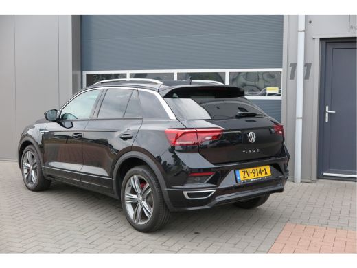 Volkswagen T-Roc 1.5 TSI 150pk DSG Sport Business R-Line , Pano , Virtual , Xenon, Leder, Navi , Carplay , LMV, PD... ActivLease financial lease