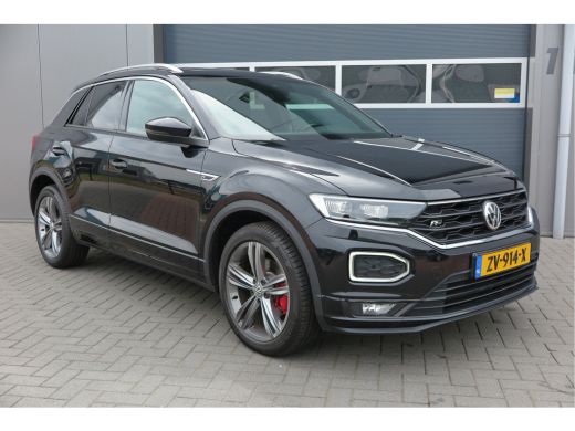 Volkswagen T-Roc 1.5 TSI 150pk DSG Sport Business R-Line , Pano , Virtual , Xenon, Leder, Navi , Carplay , LMV, PD... ActivLease financial lease