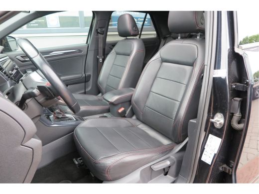 Volkswagen T-Roc 1.5 TSI 150pk DSG Sport Business R-Line , Pano , Virtual , Xenon, Leder, Navi , Carplay , LMV, PD... ActivLease financial lease