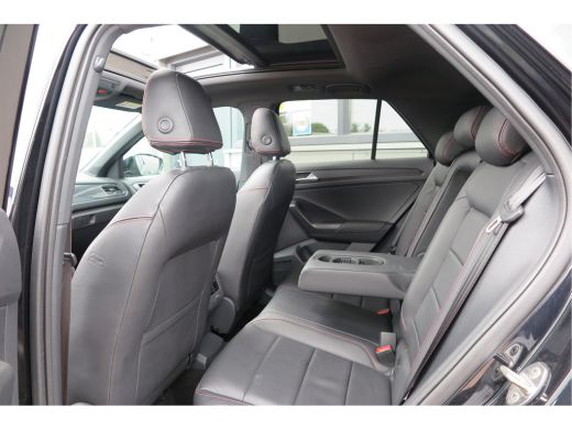 Volkswagen T-Roc 1.5 TSI 150pk DSG Sport Business R-Line , Pano , Virtual , Xenon, Leder, Navi , Carplay , LMV, PD... ActivLease financial lease