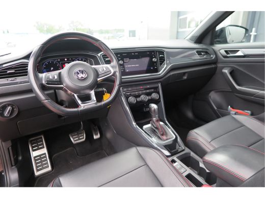 Volkswagen T-Roc 1.5 TSI 150pk DSG Sport Business R-Line , Pano , Virtual , Xenon, Leder, Navi , Carplay , LMV, PD... ActivLease financial lease