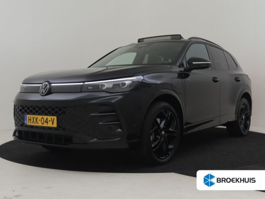 Volkswagen Tiguan 1.5 eHybrid R-Line Edition 204Pk DSG/AUTO | Glazen panorama-dak | SOH 100% | Achteruitrijcamera |... ActivLease financial lease