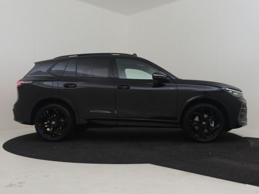 Volkswagen Tiguan 1.5 eHybrid R-Line Edition 204Pk DSG/AUTO | Glazen panorama-dak | SOH 100% | Achteruitrijcamera |... ActivLease financial lease