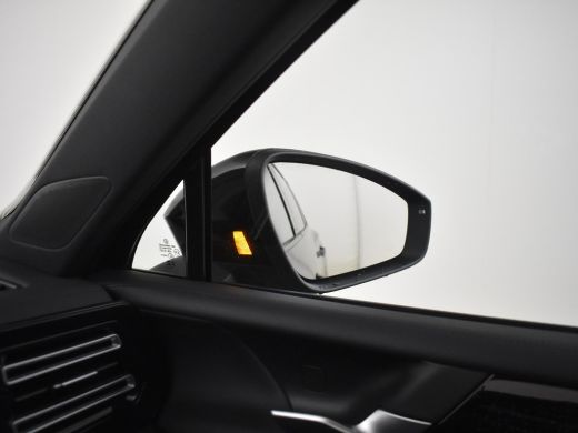Volkswagen Tiguan 1.5 eHybrid R-Line Edition 204Pk DSG/AUTO | Glazen panorama-dak | SOH 100% | Achteruitrijcamera |... ActivLease financial lease