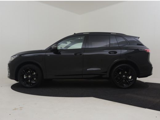 Volkswagen Tiguan 1.5 eHybrid R-Line Edition 204Pk DSG/AUTO | Glazen panorama-dak | SOH 100% | Achteruitrijcamera |... ActivLease financial lease