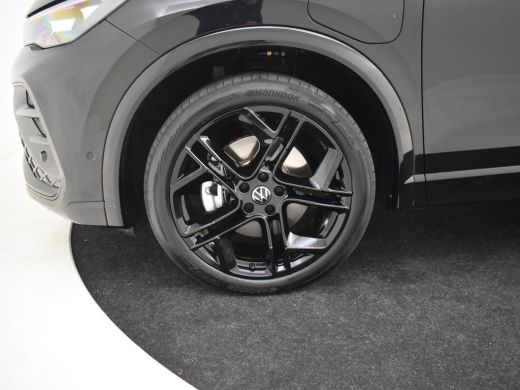 Volkswagen Tiguan 1.5 eHybrid R-Line Edition 204Pk DSG/AUTO | Glazen panorama-dak | SOH 100% | Achteruitrijcamera |... ActivLease financial lease