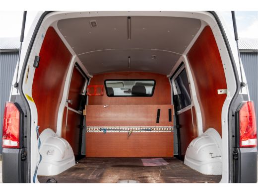 Volkswagen Transporter 2.0 TDI L1H1 | 150 PK | Automaat | 1e Eigenaar | Cruise | Carplay | Zijschuifdeur R+L | Airco ActivLease financial lease