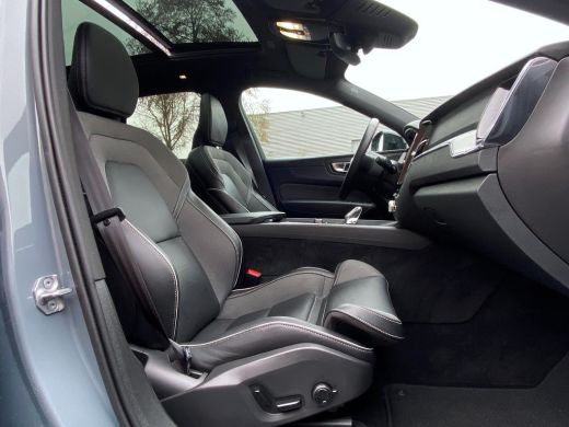 Volvo  XC60 2.0 T6 Plug-in hybrid AWD R-Design | SOH 98% ActivLease financial lease