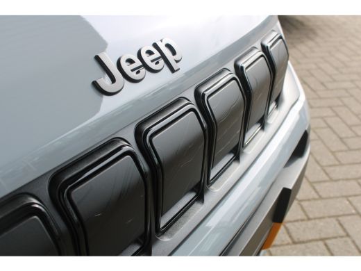 Jeep Avenger 4xe The North Face | 8 Jaar garantie | Navigatie | Camera | Elektrische achterklep | Climate cont... ActivLease financial lease