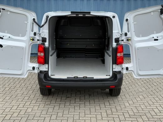 Opel Vivaro 2.0 Diesel 145 L3 DC Achteruitrijcamera | Adeptieve cruise control | Stoelverwarming | Apple carp... ActivLease financial lease