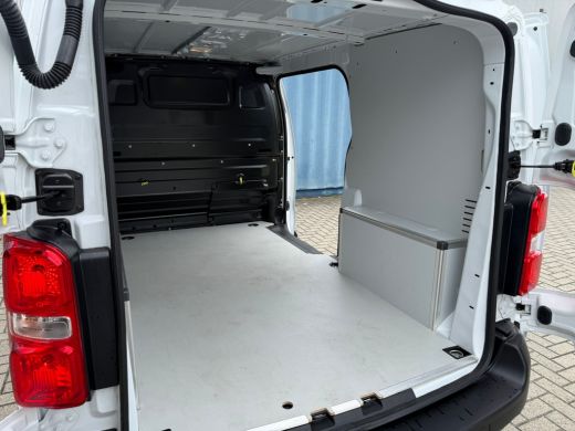 Opel Vivaro 2.0 Diesel 145 L3 DC Achteruitrijcamera | Adeptieve cruise control | Stoelverwarming | Apple carp... ActivLease financial lease